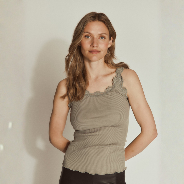 RWBabette U-Neck Lace Top Dried Sage