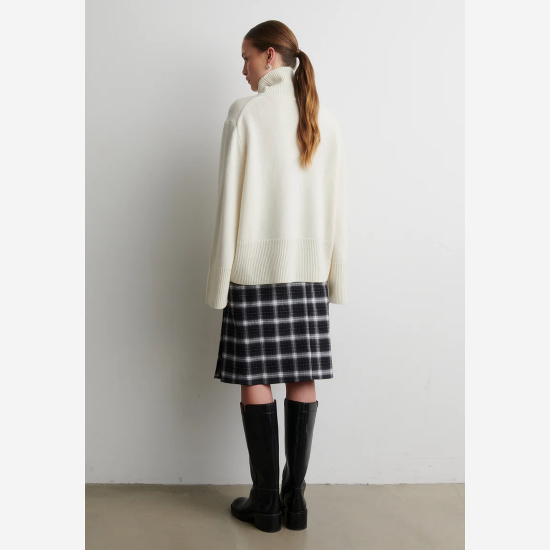 Alpha Knit T-Neck Cream