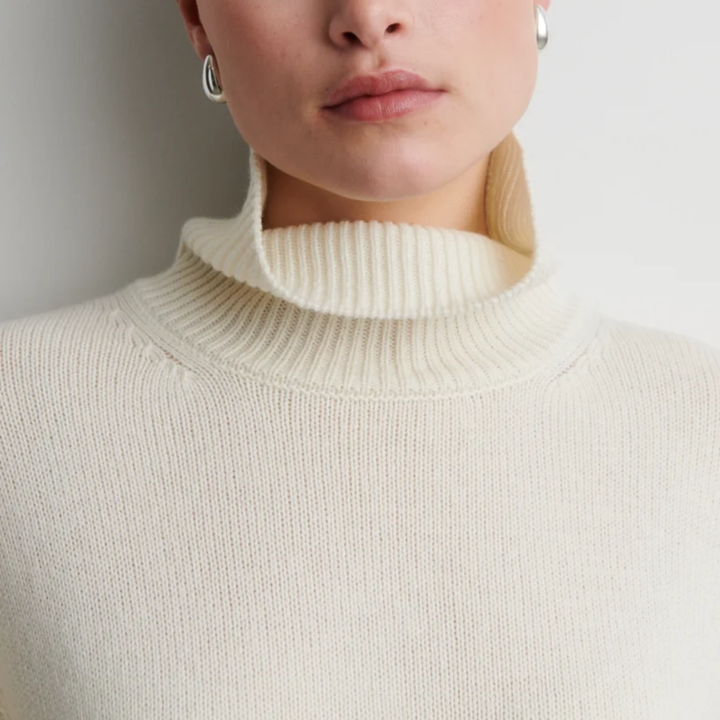 Alpha Knit T-Neck Cream
