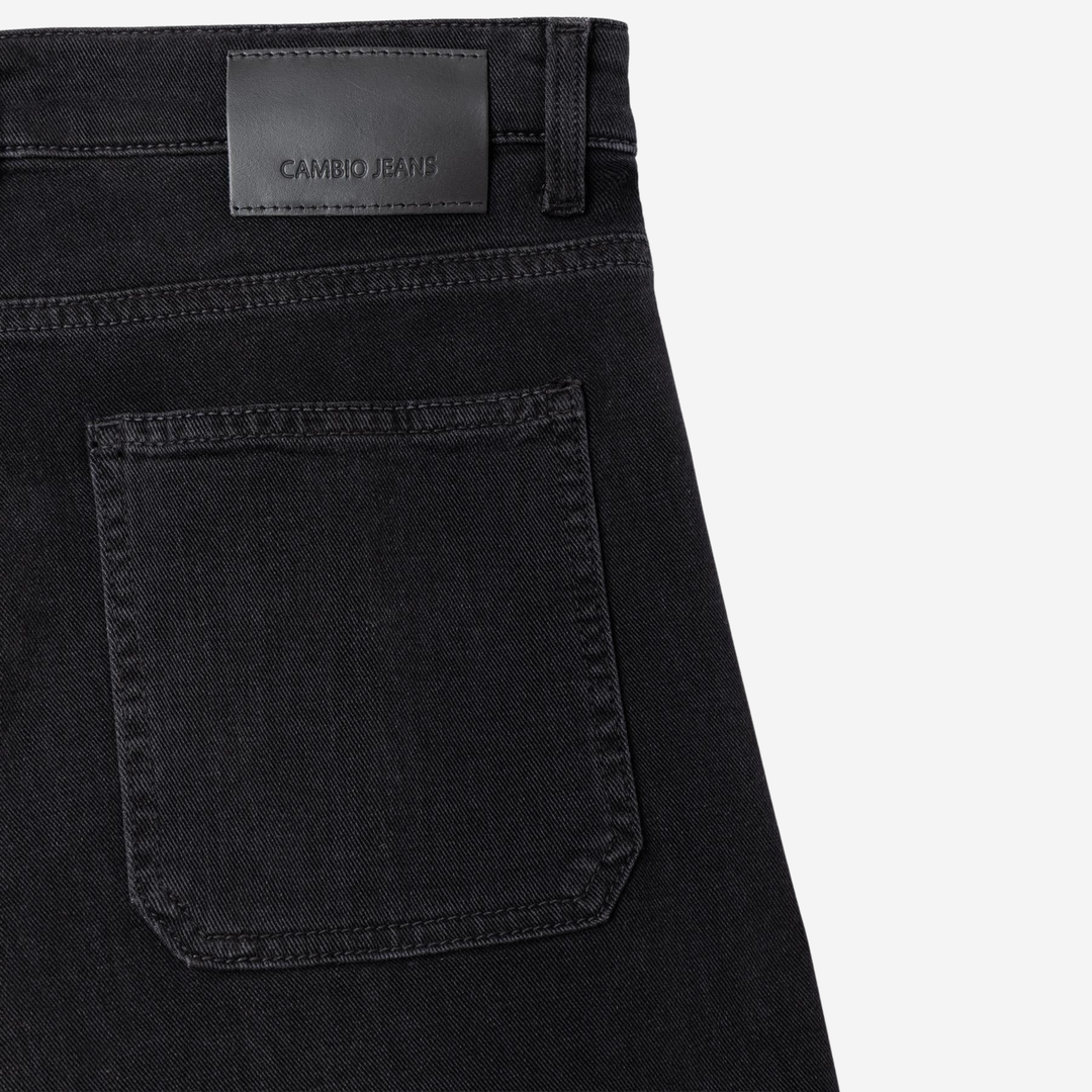 Ada patched pocket Authentic Lefthand Black Denim