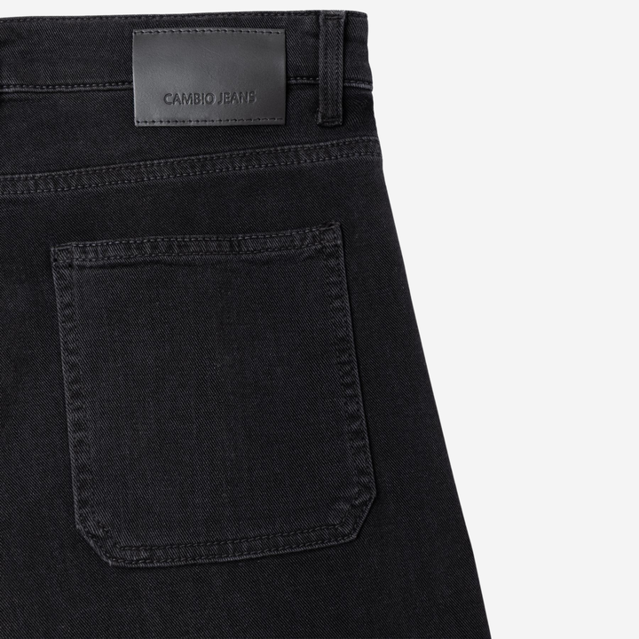 Ada patched pocket Authentic Lefthand Black Denim